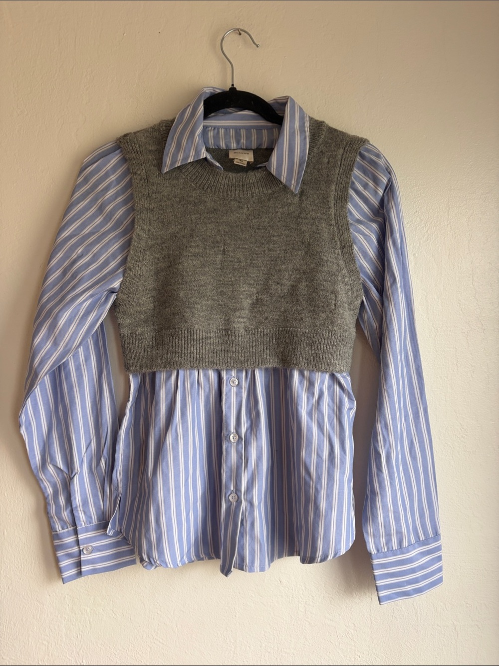 Gray Knit Vest Layered Over Blue Striped Button-Up Shirt size xs READ